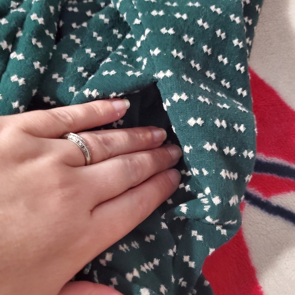 Green Patterned V-Neck Long-Sleeve Wrap Dress - Picture 12 of 12